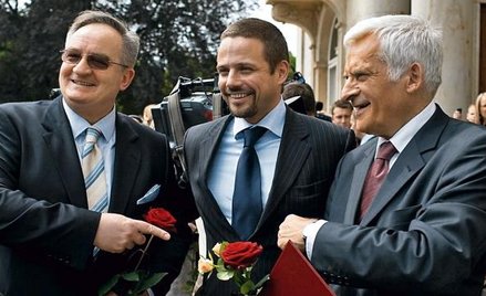 Nowi europosłowie – w towarzystwie prezydenta i premiera – odebrali we wtorek zaświadczenia PKW o wy