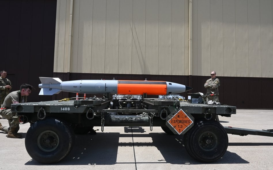 Jacek Siewiera tłumaczy, dlaczego obecność amerykańskich bomb atomowych w Polsce zwiększyłaby bezpie
