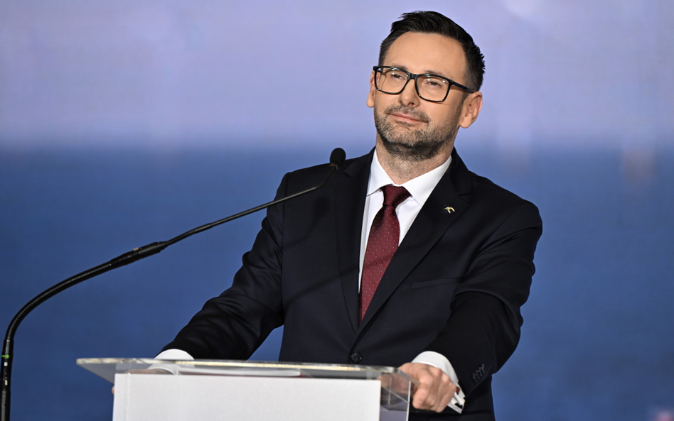 Prezes zarządu Orlen Daniel Obajtek podczas konferencji prasowej dot. realizacji Strategii ORLEN2030