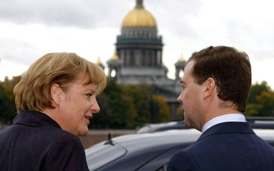 Angela Merkel i Dmitrij Miedwiediew