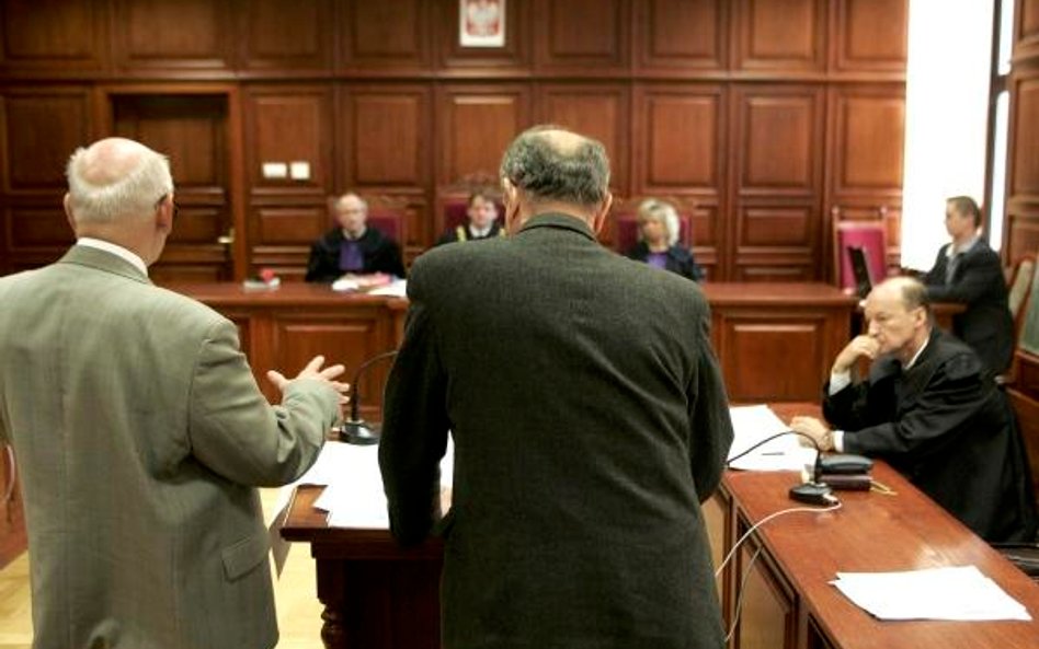 Czy biegły sądowy prowadzi działalność