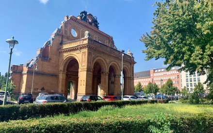 Przed ruinami dworca na placu Aska&#x144;skim ma powsta&#x107; pomnik