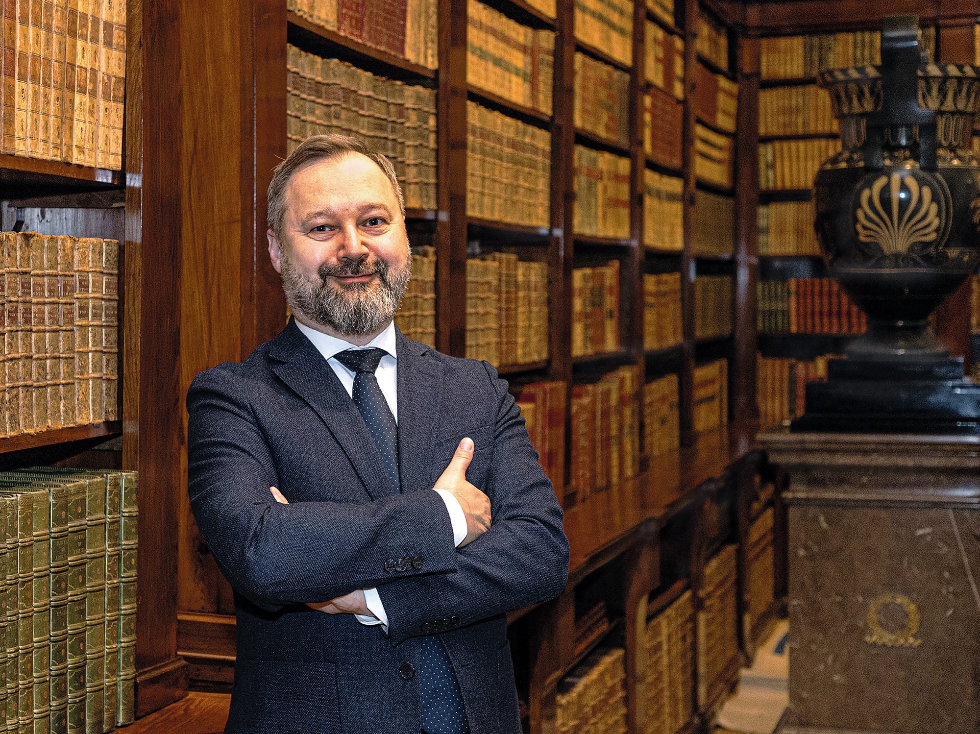 The young people stared at the ceiling for six minutes. For us, the elderly, this is incomprehensible