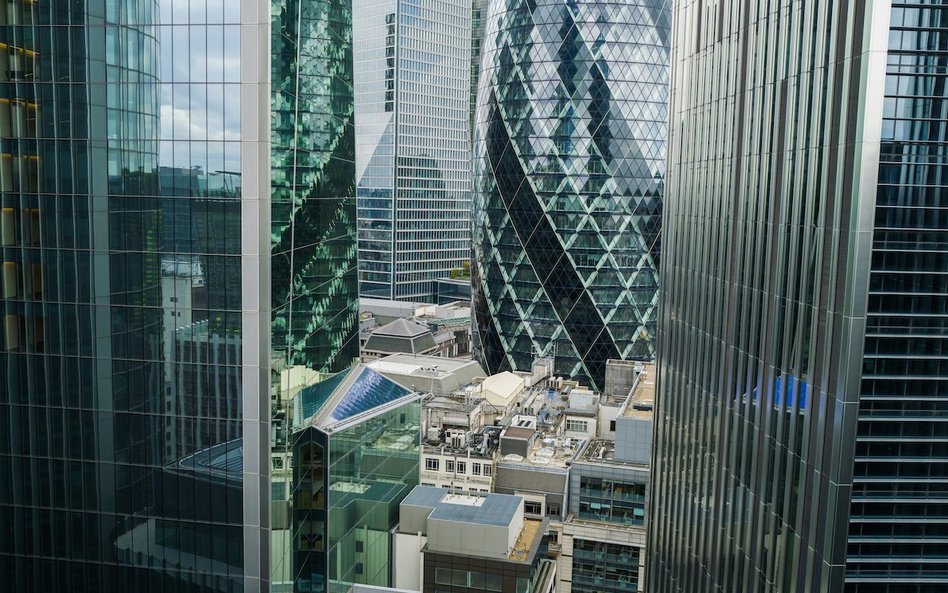 Gherkin miał być symbolem nowoczesnego Londynu. Tymczasem bardzo szybko stał się obiektem żartów.