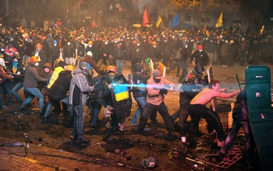 Starcia w Kijowie. Janukowycz gotów do rozmów