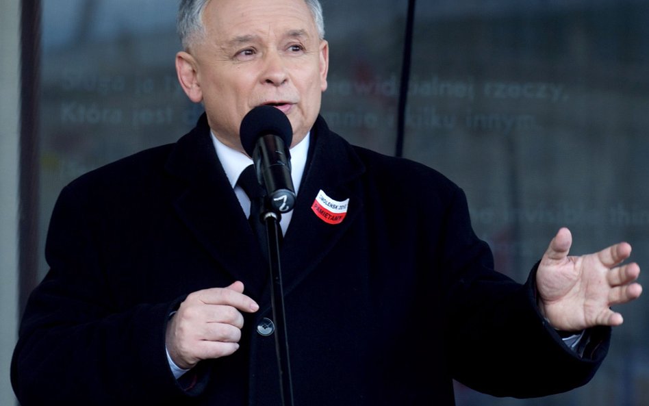 Azrael: Lech Kaczyński został bóstwem, a Jarosław ma wyznawców