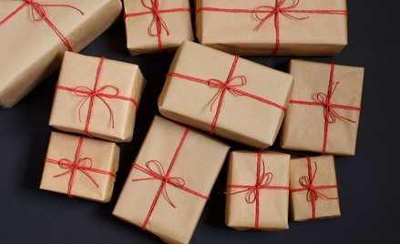 Świąteczne paczki z zakładowego funduszu świadczeń socjalnych: wystarczy kryterium rodzinne