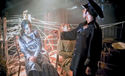 Scena z "Kryjówki" Pawła Passiniego