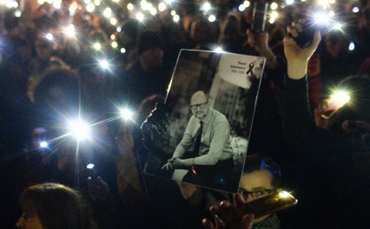 Światełko do nieba na Targu Węglowym w Gdańsku w hołdzie Pawłowi Adamowiczowi, 20 stycznia 2019 roku