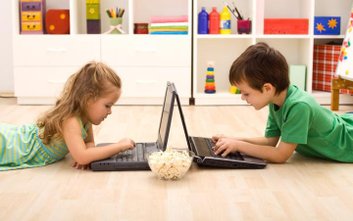 Podczas warsztatów najmłodsi zapoznają się z zasadami programowania