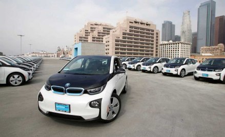 Policja z Los Angeles wysprzedaje za bezcen elektryczne BMW