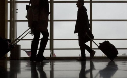 Dramat sklepów na lotniskach trwa