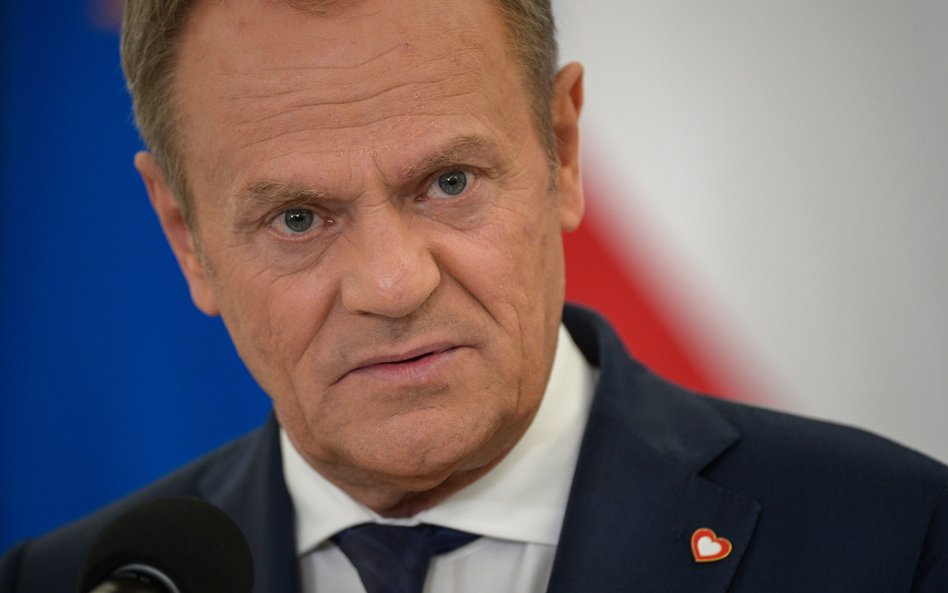 Echa wywiadu z minister przemysłu. Tusk wspiera, minister precyzuje, PiS krytykuje