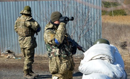 Ukraińscy żołnierze na posterunku w pobliżu Kijowa