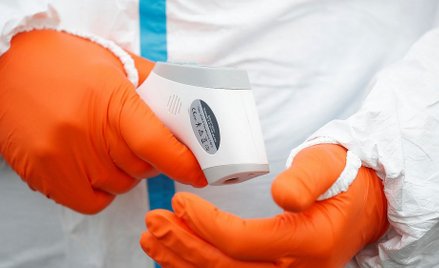 Eksperci: Szybkie testy na koronawirus pozwoliłyby uniknąć katastrofy