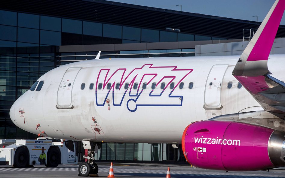 Samolot węgierskich linii lotniczych Wizz Air