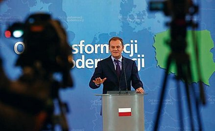 Donald Tusk zapowiedział zmianę konstytucji 21 listopada 2009 r.