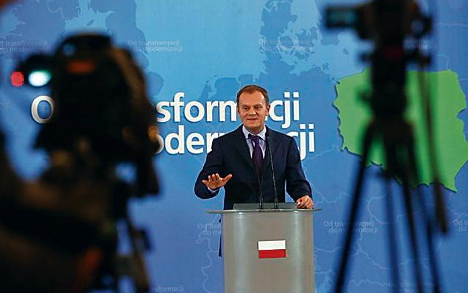 Donald Tusk zapowiedział zmianę konstytucji 21 listopada 2009 r.