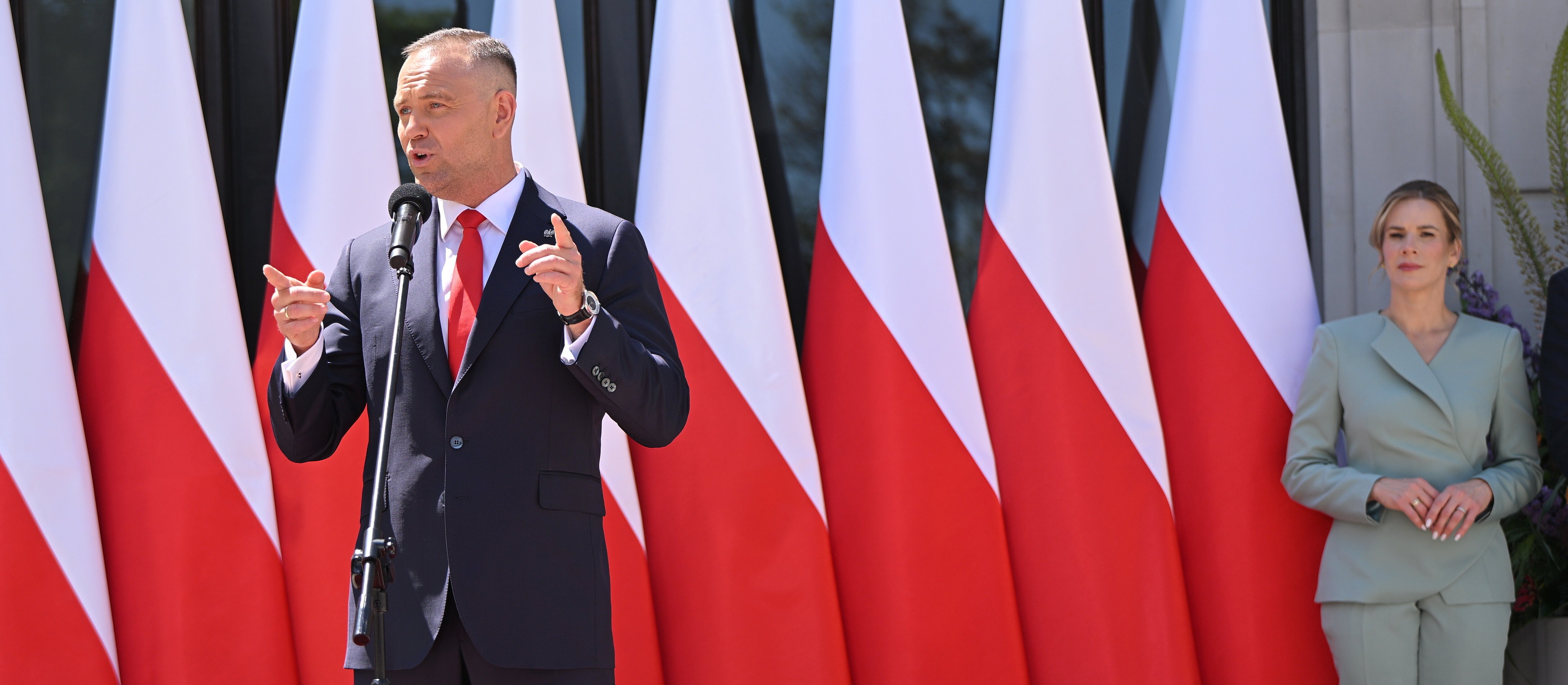 Opozycja popiera decyzję Nawrockiego, koalicja ostrzega przed skutkami