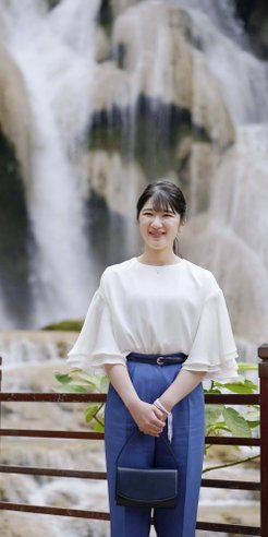 Wkroczenie w dorosłość, przypieczętowane uroczystością w Pałacu Cesarskim w Tokio w grudniu 2021, oz