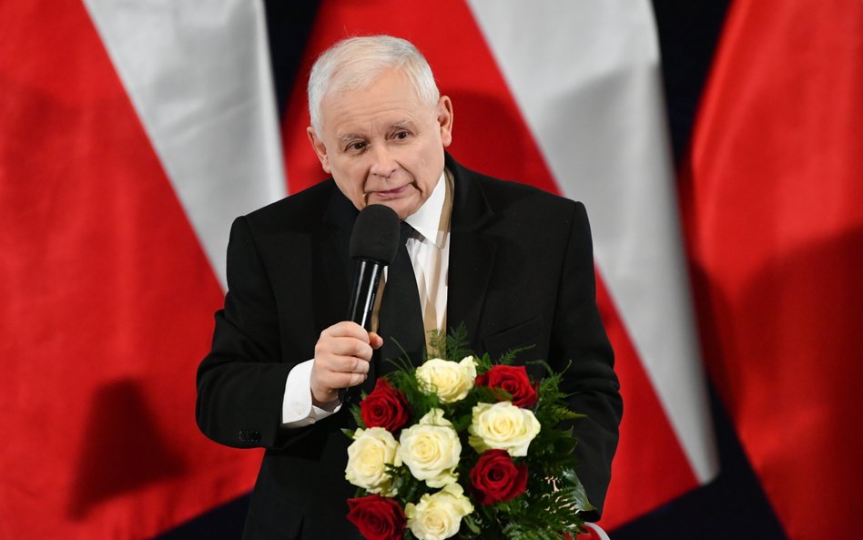 Prezes PiS Jarosław Kaczyński podczas spotkania ze zwolennikami ugrupowania w Chojnickim Centrum Kul