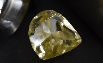 Rosja: Największy diament o niezwykłym kolorze