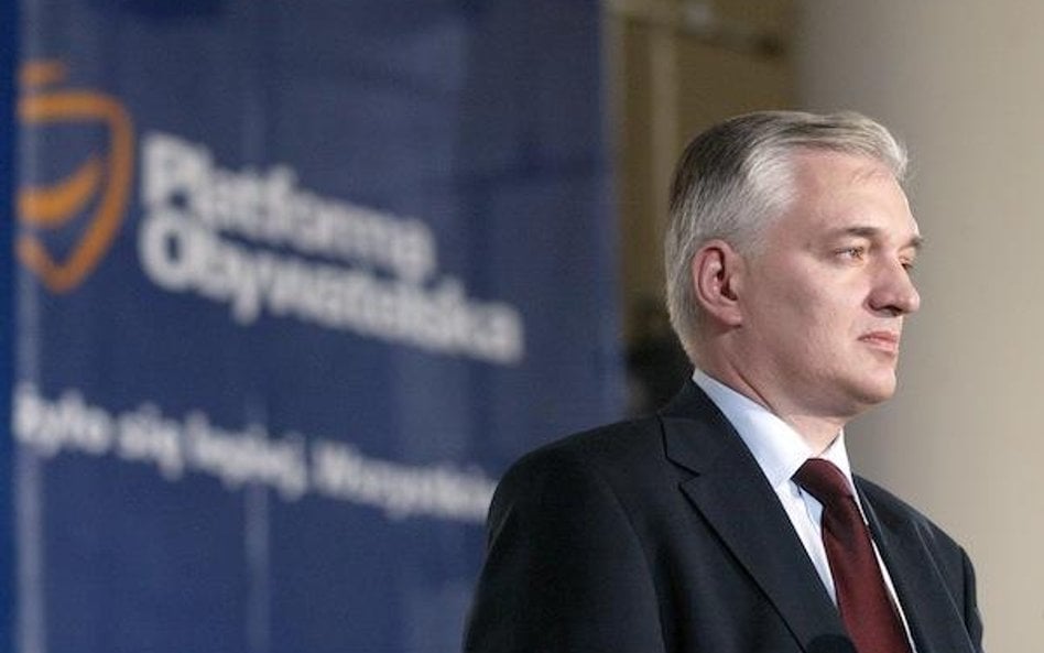 Tusk odwołał Gowina, bo... zajmował się polityką