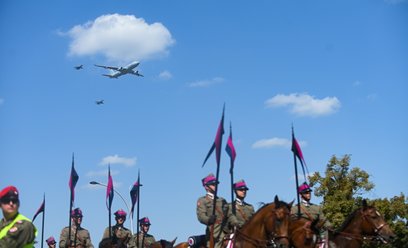 Estera Flieger: Polacy wychodzili sobie defiladę w Święto Wojska Polskiego. Nieprawdą jest, że czci 