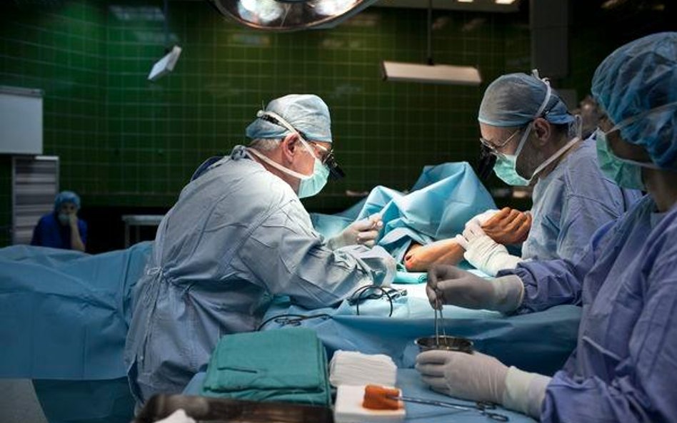 Ubezpieczenia lekarzy i pielęgniarek będą droższe
