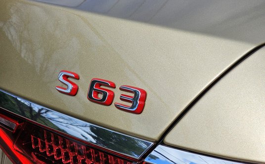Mercedes-AMG S63 E Performance