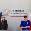 Minister sprawiedliwości, prokurator generalny Adam Bodnar (L) i europejska prokurator generalna Lau