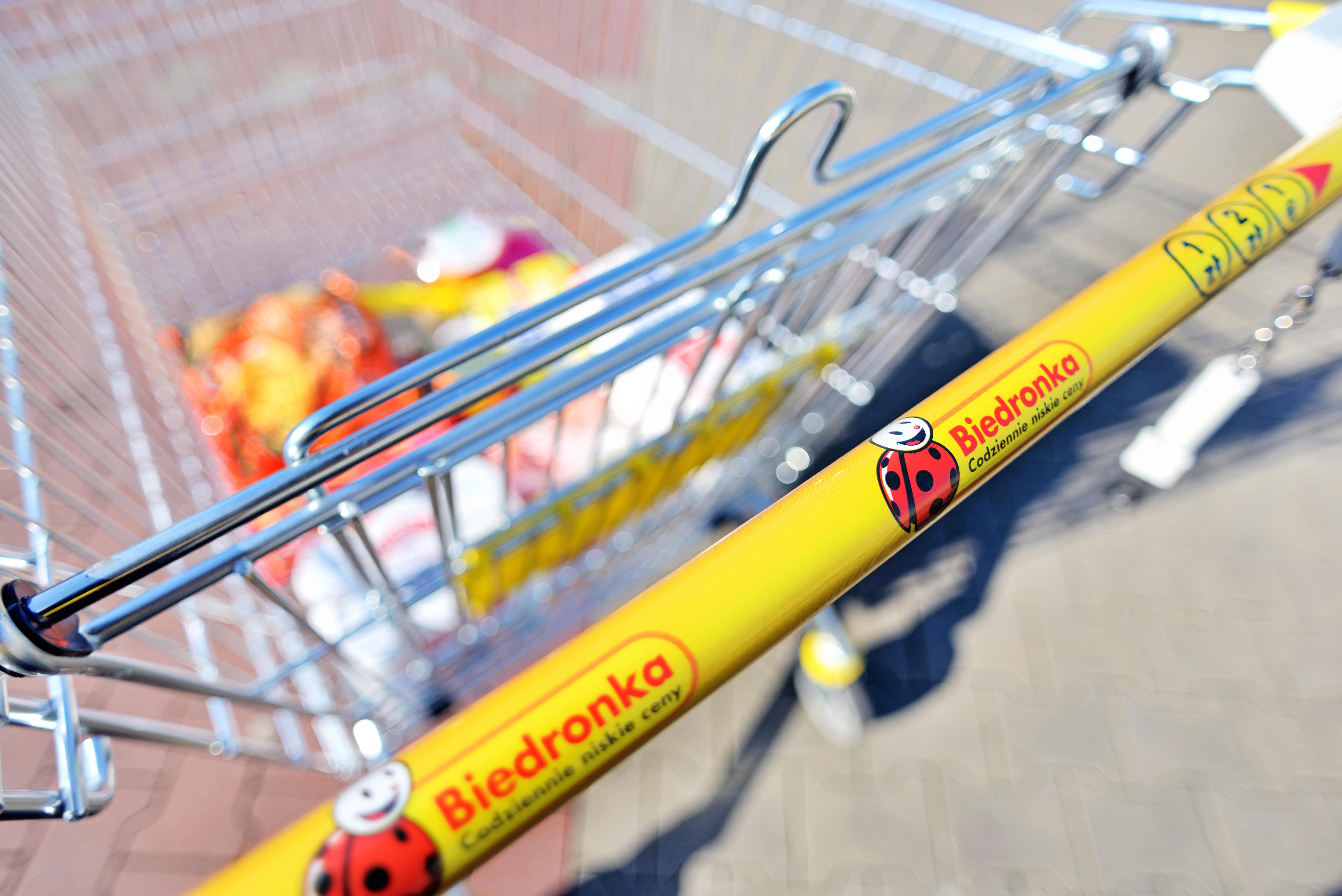 Wojna Cenowa Biedronki Z Lidlem Uderza W Rynek - Parkiet.com