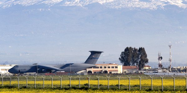 Włochy nie udostępnili bazy wojskowej. Rzym powiedział „nie” bombowcom USA