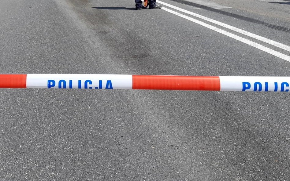 Kierowca wjechał w grupę kolarzy i uciekł z miejsca wypadku. Jedna osoba nie żyje