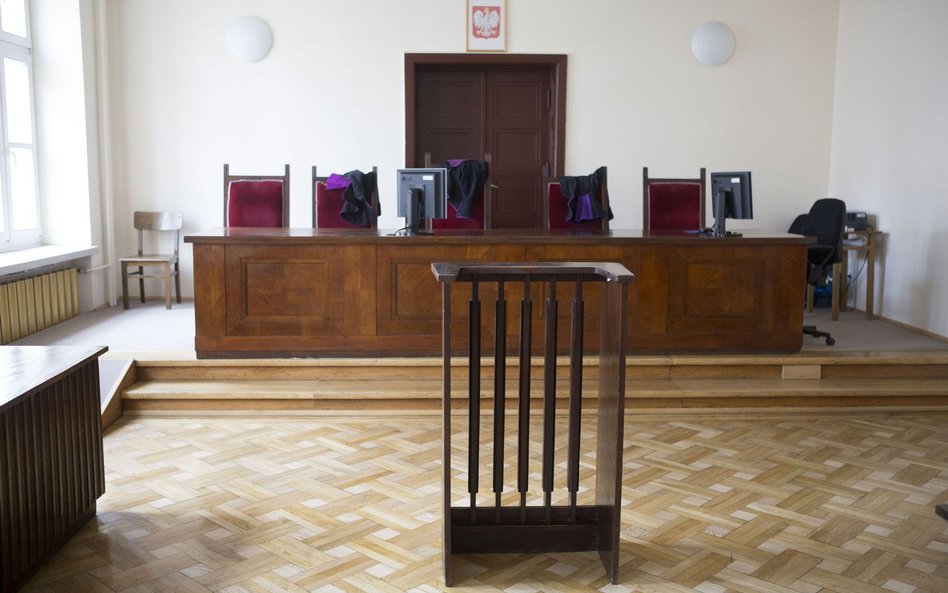 Sędziowie pokoju - jest pomysł na reformę sądów bez zmiany konstytucji: bez aplikacji, dyplom prawa i 3 lata doświadczenia