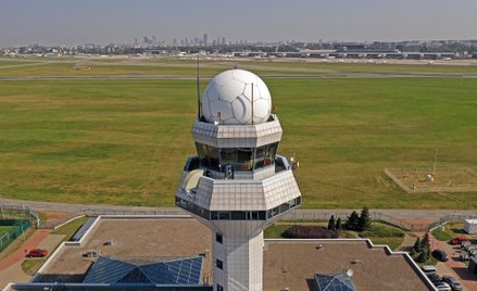 Obecne plany zakładają całkowite przeniesienie lotów cywilnych do nowego portu centralnego. Nie zapa