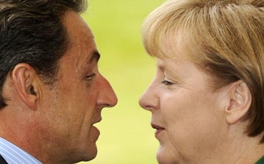 Prezydent Francji Nicolas Sarkozy uzgodnił z niemiecką kanclerz Angelą Me rkel stanowisko w sprawie 