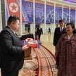 Rodziny poległych żołnierzy otrzymały ich portrety owinięte we flagi Korei Północnej
