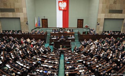 SZ: Partia rządząca w Polsce poniża w Sejmie opozycję. "Degradacja parlamentu"