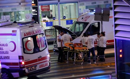 Samobójczy atak na lotnisku w Stambule. Co najmniej 41 osób nie żyje