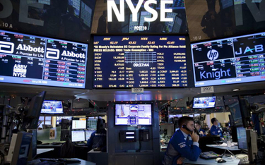 Lekkie spadki na Wall Street