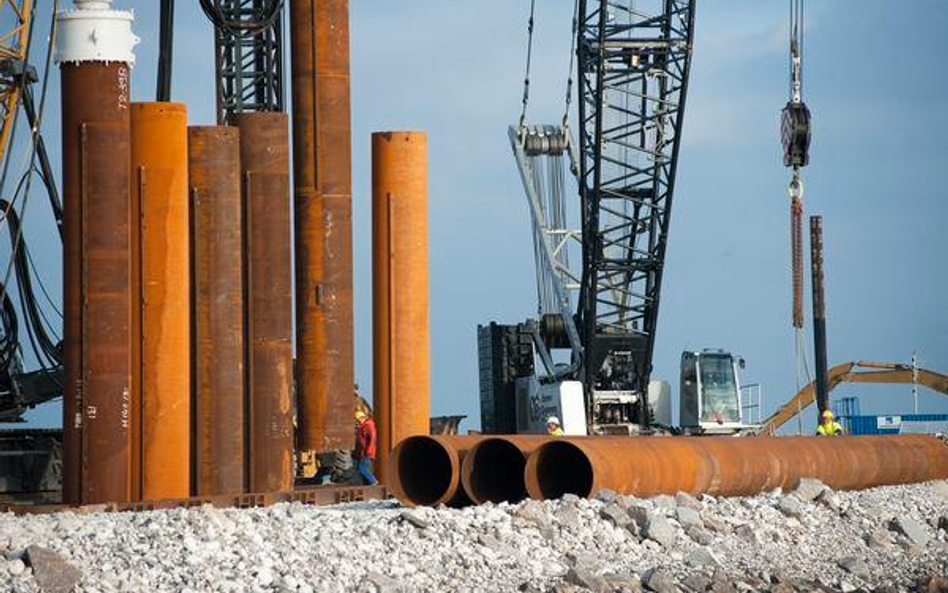 Opóźnienia przy budowie terminalu LNG w Świnoujściu