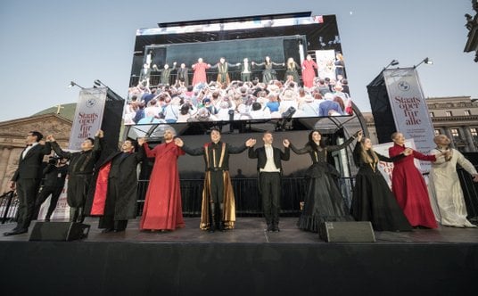 Soliści Staatsoper po przedstawieniu „Nabucca”