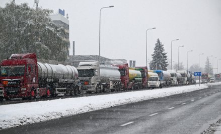Kolejka do przejścia granicznego na granicy Polski z Ukrainą