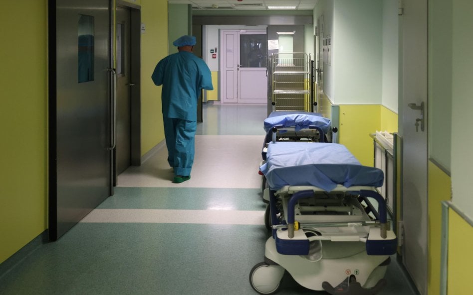 Poznaliśmy dane dotyczące zarobków lekarzy i pielęgniarek