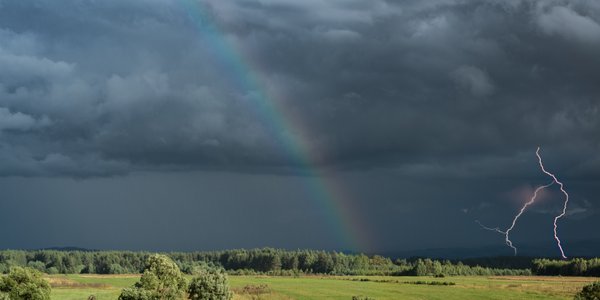 W poniedziałek ostrzeżenia przed burzami. We wtorek zrobi si