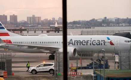 American Airlines zawiesiła loty do Chin i Hongkongu do końca kwietnia