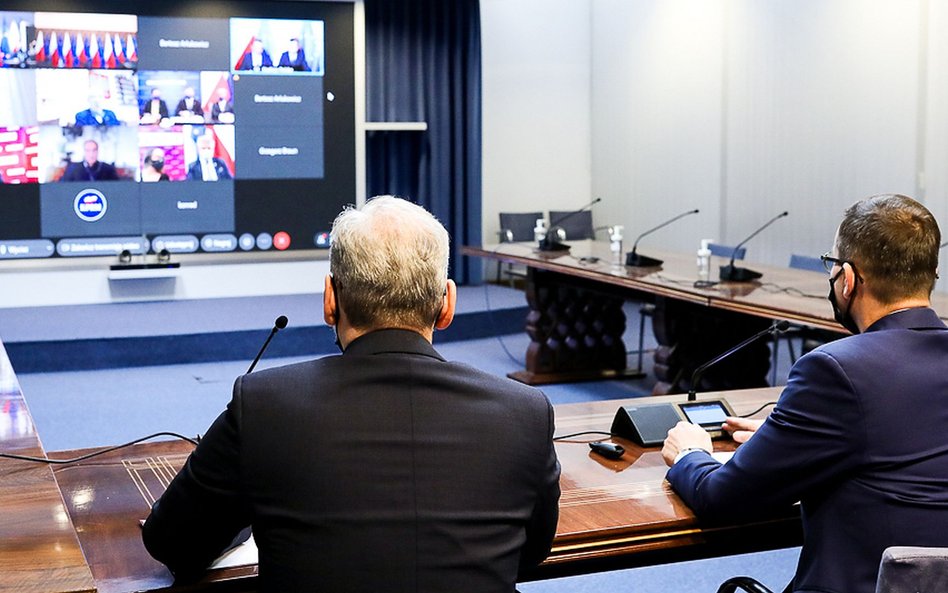 Dyskusja o szczepieniach. „Rząd postanowił się podzielić z opozycją swoją porażką”