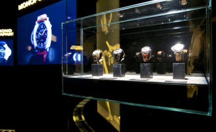 Branża już spodziewa się tegorocznego spadku eksportu zwłaszcza luksusowych czasomierzy .