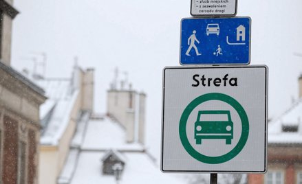 Znak Strefy Czystego Transportu na krakowskim Kazimierzu.